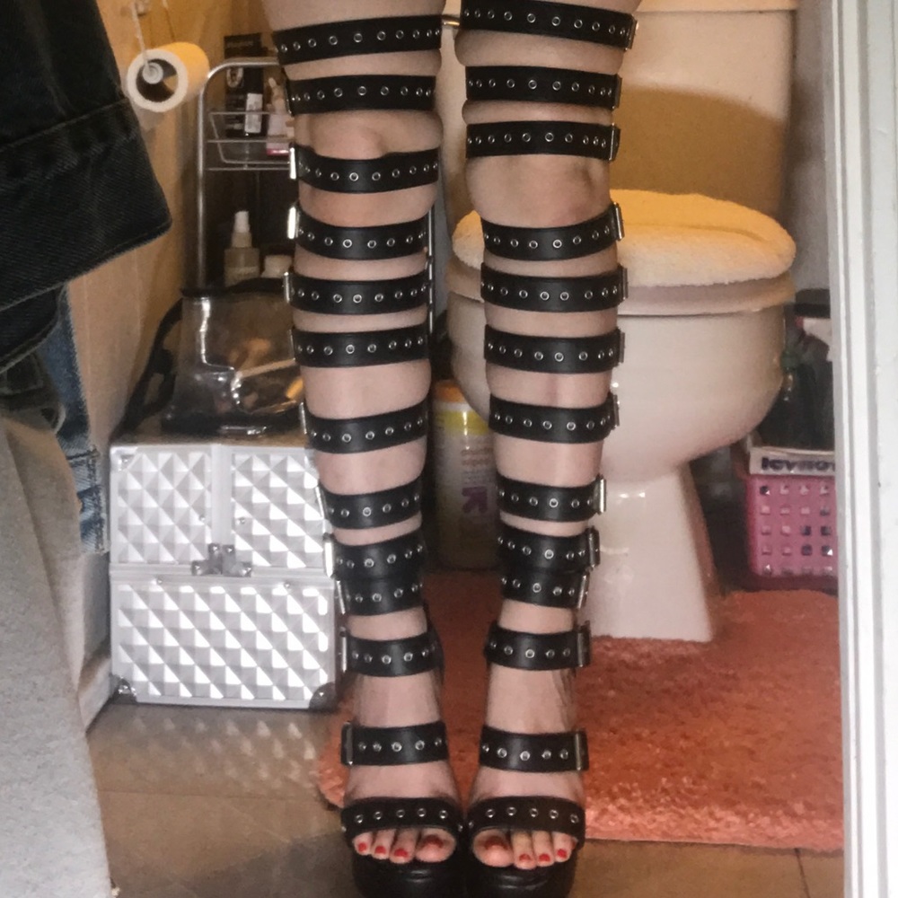 biker strap boot